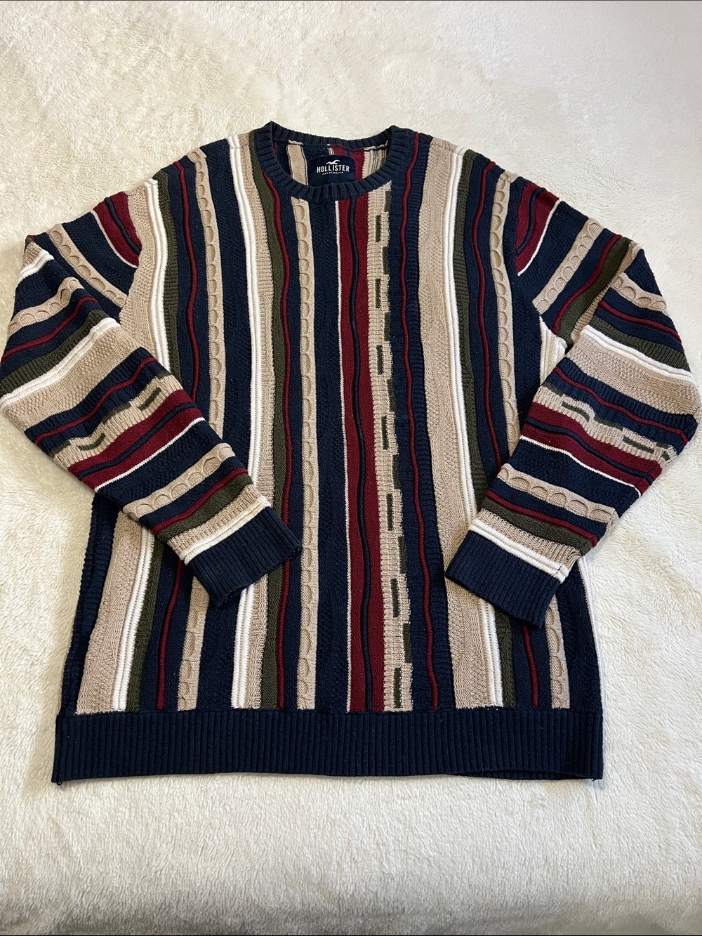 Hollister Men’s Multi-Stripe Crewneck Sweater - Navy/Beige/Red. Vintage. Mens.
